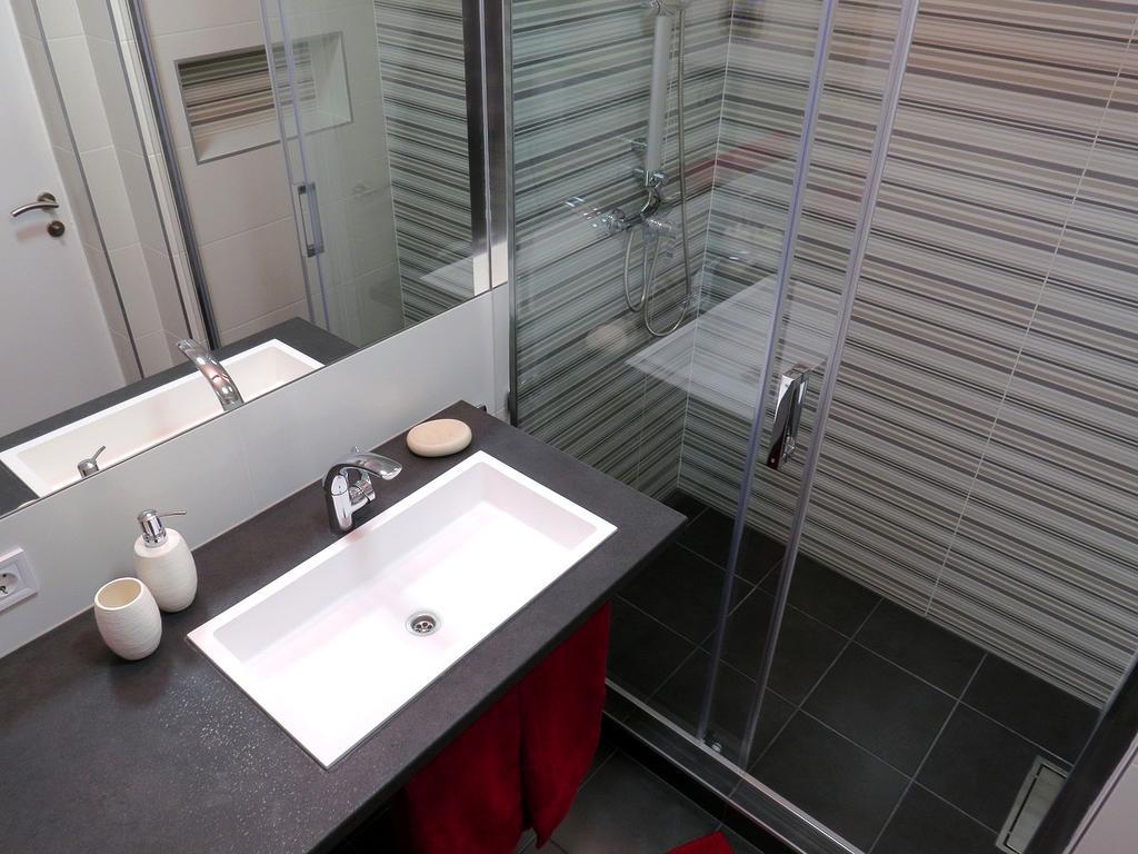 Apartment Lea Makarska Bagian luar foto